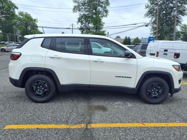 Photo of 2020 White Clearcoat Jeep Compass