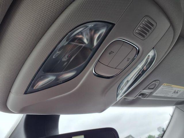 Photo of 2020 White Clearcoat Jeep Compass