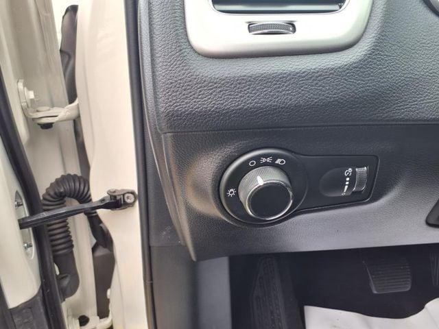 Photo of 2020 White Clearcoat Jeep Compass