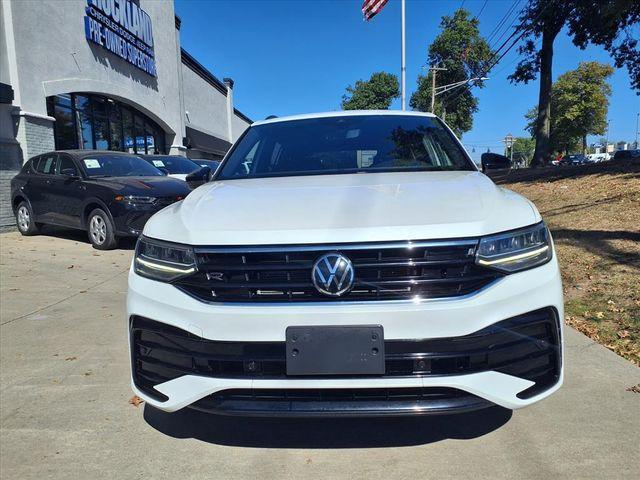 Photo of 2022 Oryx White Pearl Effect Volkswagen Tiguan