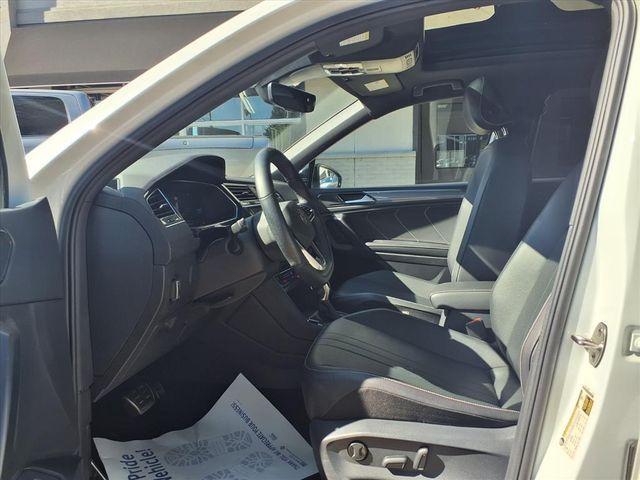 Photo of 2022 Oryx White Pearl Effect Volkswagen Tiguan