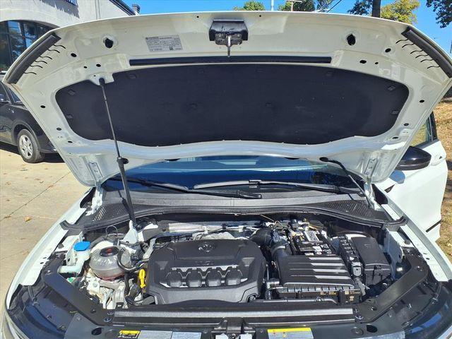 Photo of 2022 Oryx White Pearl Effect Volkswagen Tiguan