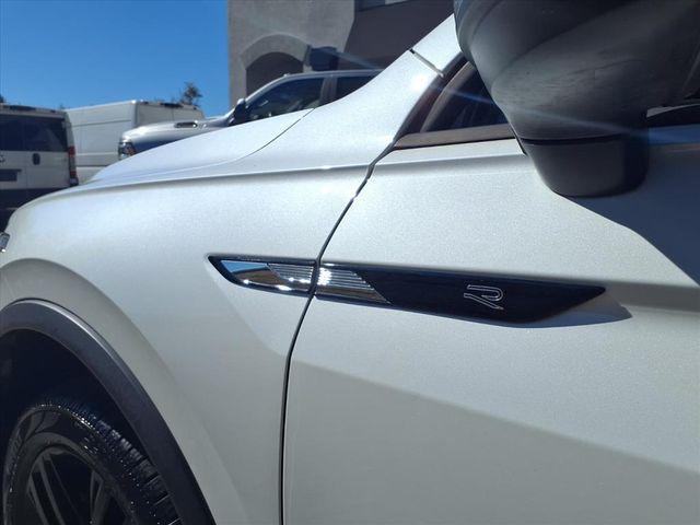 Photo of 2022 Oryx White Pearl Effect Volkswagen Tiguan