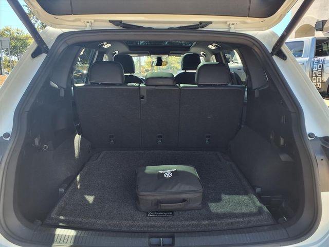 Photo of 2022 Oryx White Pearl Effect Volkswagen Tiguan