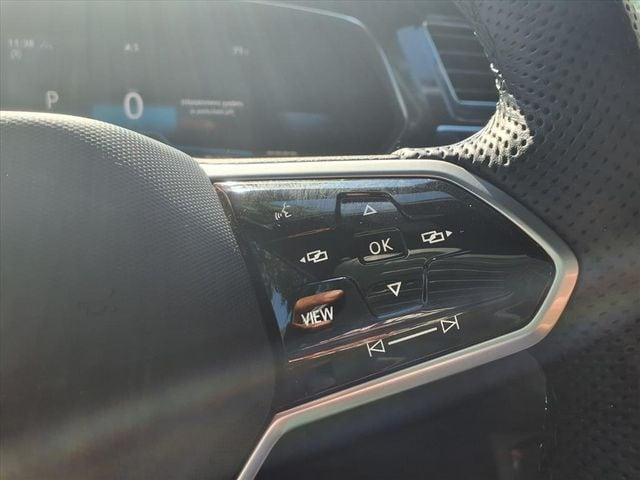 Photo of 2022 Oryx White Pearl Effect Volkswagen Tiguan