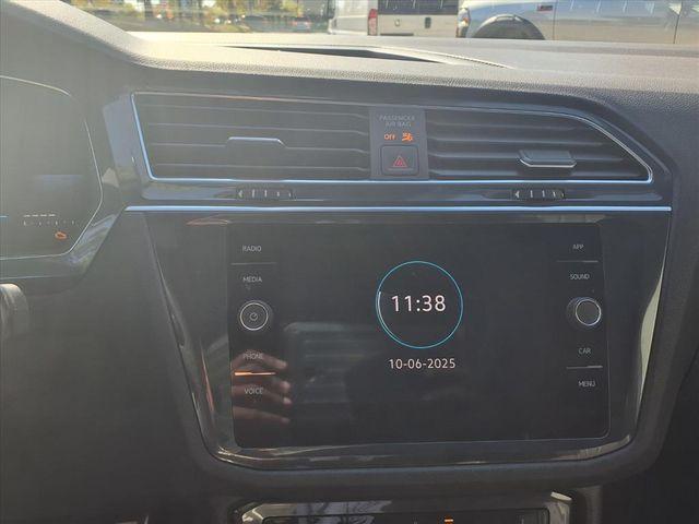 Photo of 2022 Oryx White Pearl Effect Volkswagen Tiguan