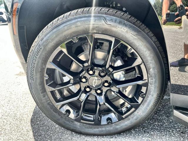 Photo of 2025 Black Chevrolet Suburban