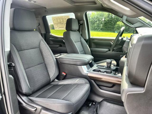 Photo of 2025 Black Chevrolet Silverado 1500