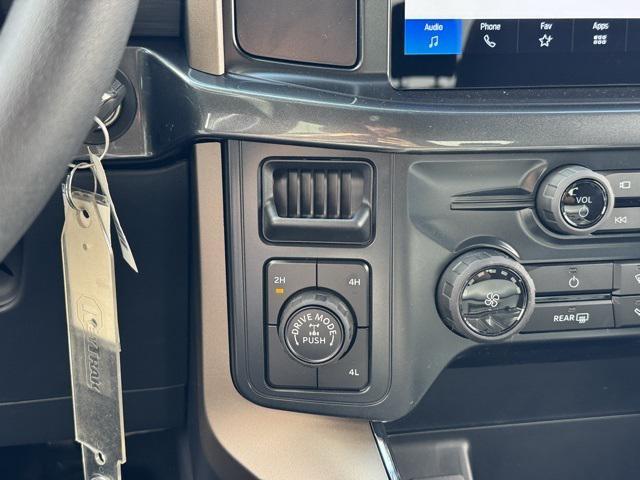 Photo of 2025 Iconic Silver Metallic Ford F-150