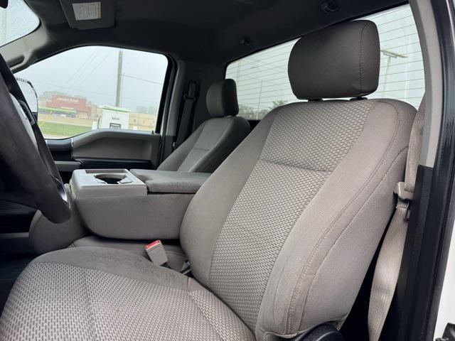 Photo of 2019 Oxford White Ford F-350