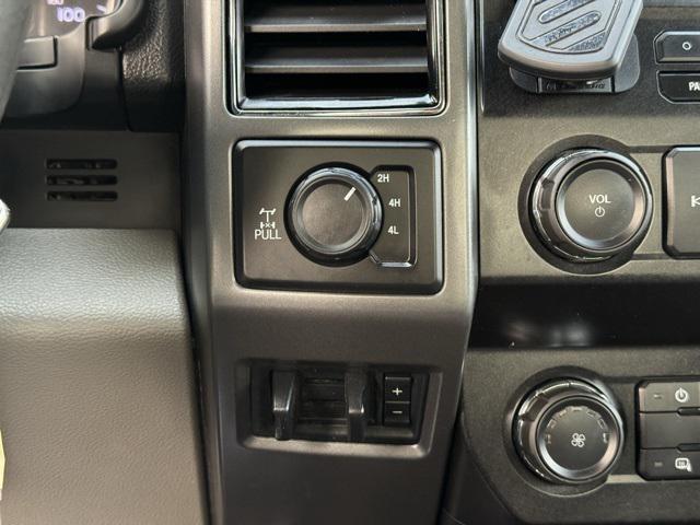 Photo of 2019 Oxford White Ford F-350