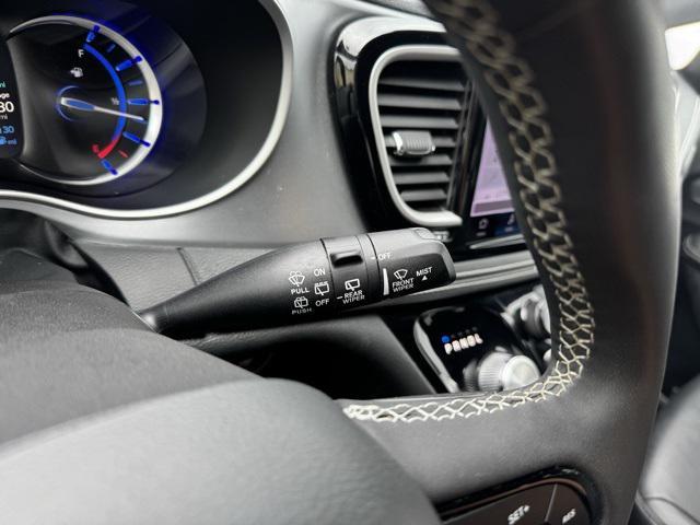 Photo of 2022 Brilliant Black Crystal Pearlcoat Chrysler Pacifica Hybrid