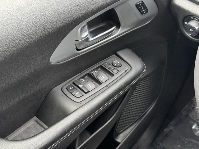 Photo of 2022 Brilliant Black Crystal Pearlcoat Chrysler Pacifica Hybrid