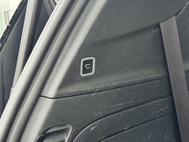 Photo of 2022 Brilliant Black Crystal Pearlcoat Chrysler Pacifica Hybrid