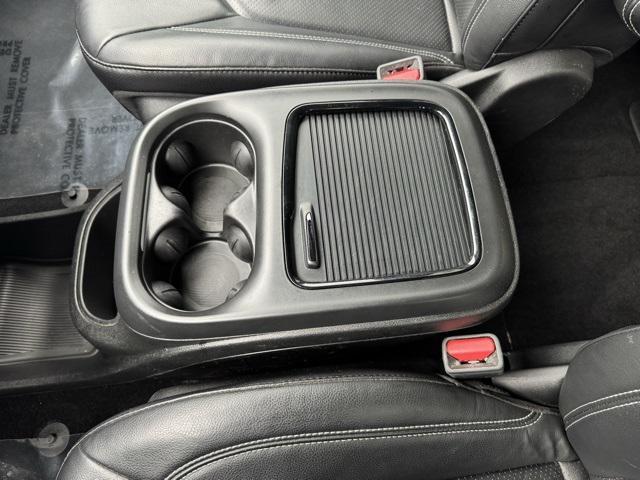 Photo of 2022 Brilliant Black Crystal Pearlcoat Chrysler Pacifica Hybrid