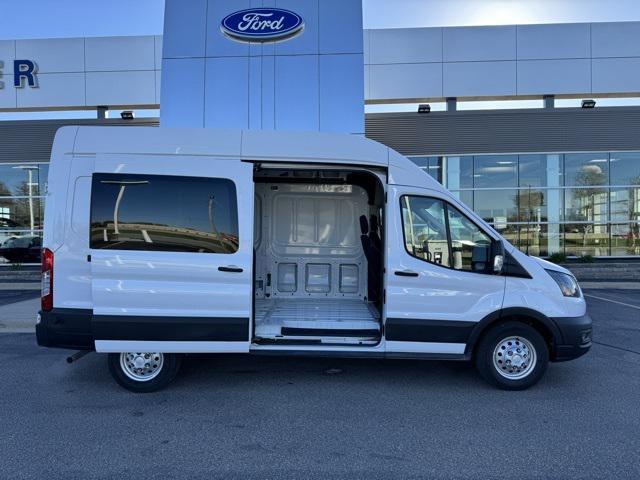 Photo of 2024 Oxford White Ford Transit-350
