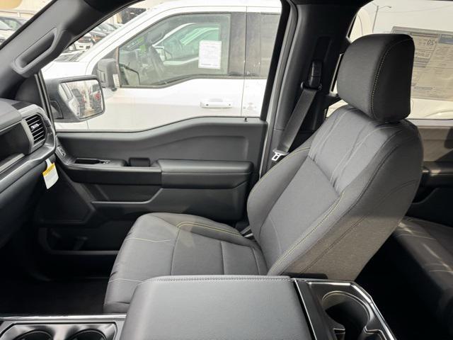 Photo of 2025 Oxford White Ford F-150