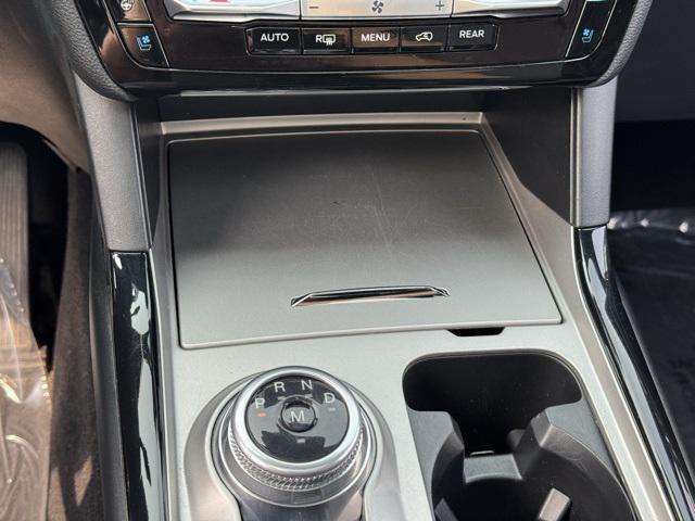 Photo of 2021 Infinite Blue Metallic Tinted Clearcoat Ford Explorer