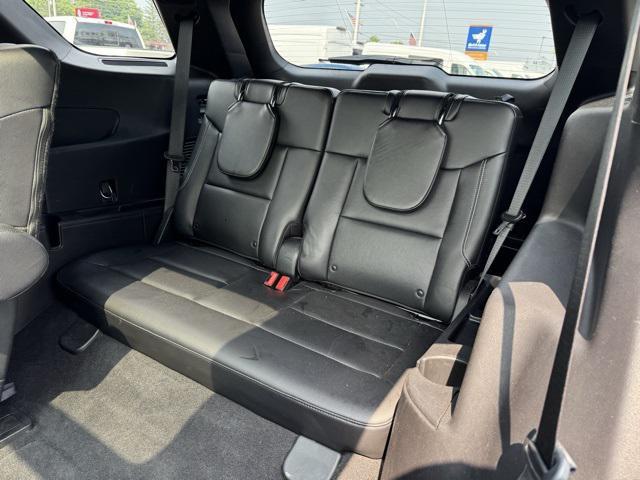 Photo of 2021 Infinite Blue Metallic Tinted Clearcoat Ford Explorer