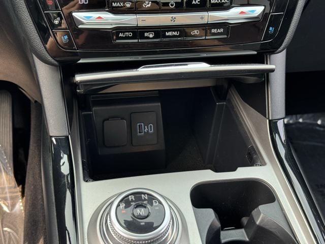 Photo of 2021 Infinite Blue Metallic Tinted Clearcoat Ford Explorer