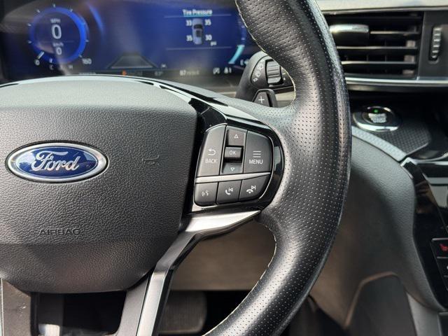 Photo of 2021 Infinite Blue Metallic Tinted Clearcoat Ford Explorer