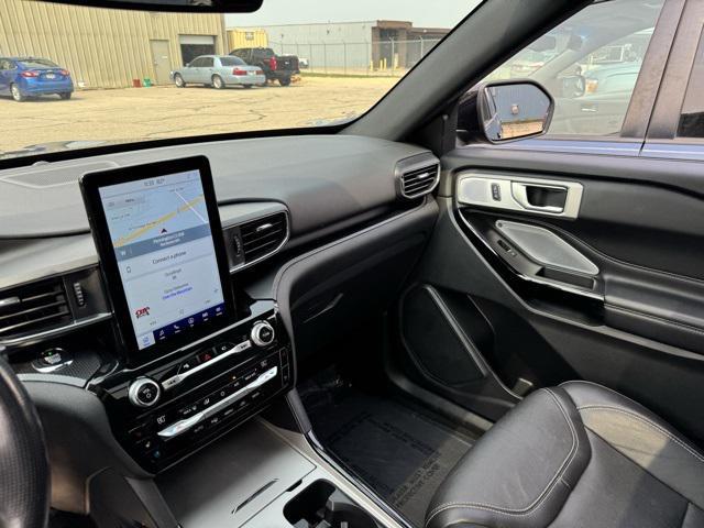 Photo of 2021 Infinite Blue Metallic Tinted Clearcoat Ford Explorer
