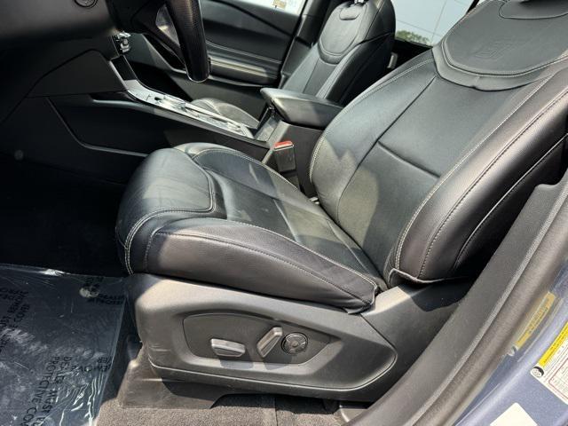 Photo of 2021 Infinite Blue Metallic Tinted Clearcoat Ford Explorer