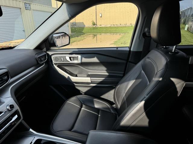 Photo of 2022 Carbonized Gray Metallic Ford Explorer