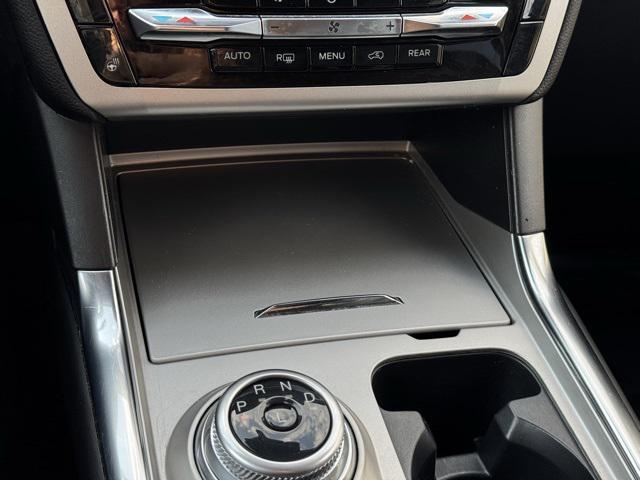 Photo of 2022 Carbonized Gray Metallic Ford Explorer