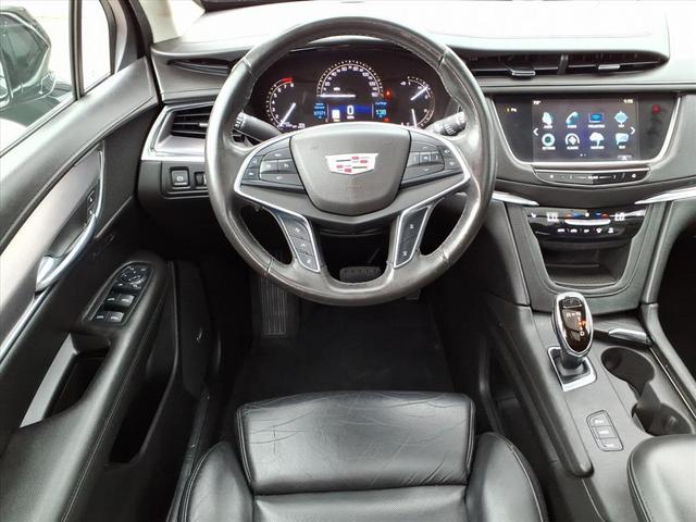 Photo of 2017 Stellar Black Metallic Cadillac XT5