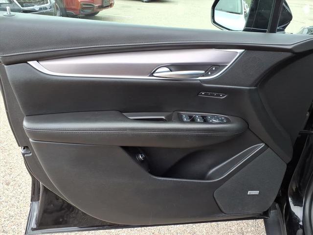 Photo of 2017 Stellar Black Metallic Cadillac XT5