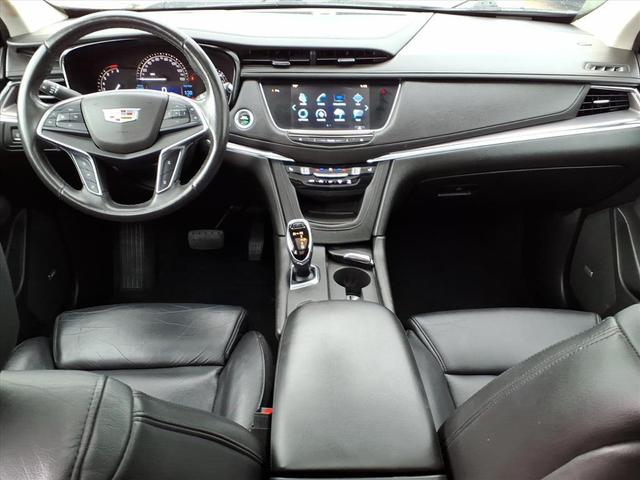 Photo of 2017 Stellar Black Metallic Cadillac XT5