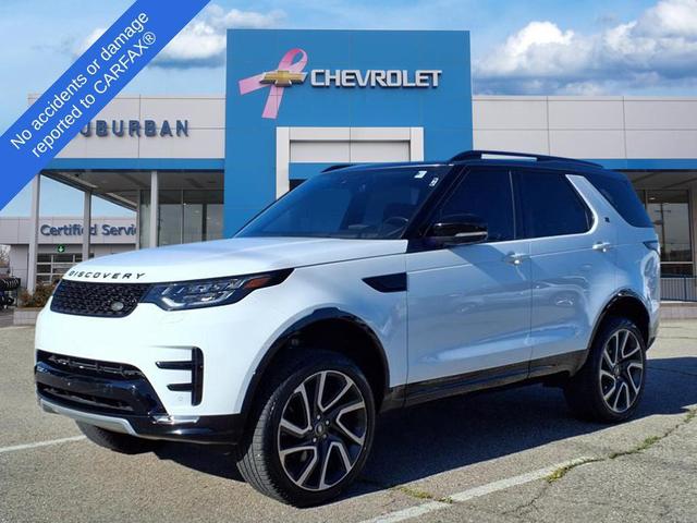 Photo of 2017 White Land Rover Discovery
