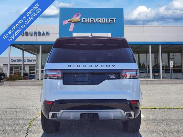 Photo of 2017 White Land Rover Discovery