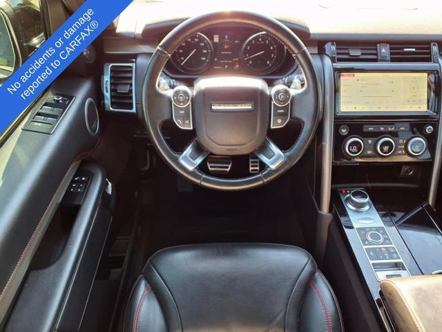 Photo of 2017 White Land Rover Discovery