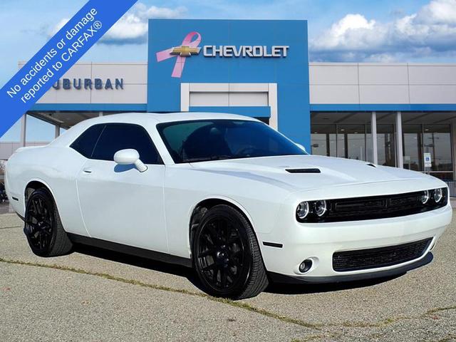Photo of 2016 Ivory White Tri-Coat Pearl Dodge Challenger