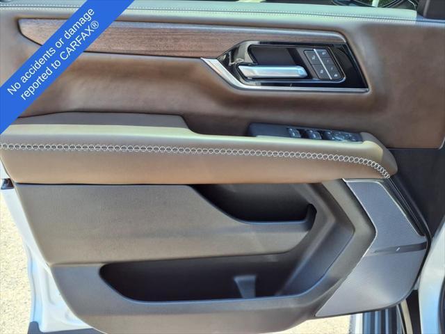 Photo of 2025 White Frost Tricoat GMC Yukon