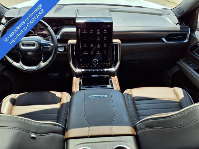 Photo of 2025 White Frost Tricoat GMC Yukon