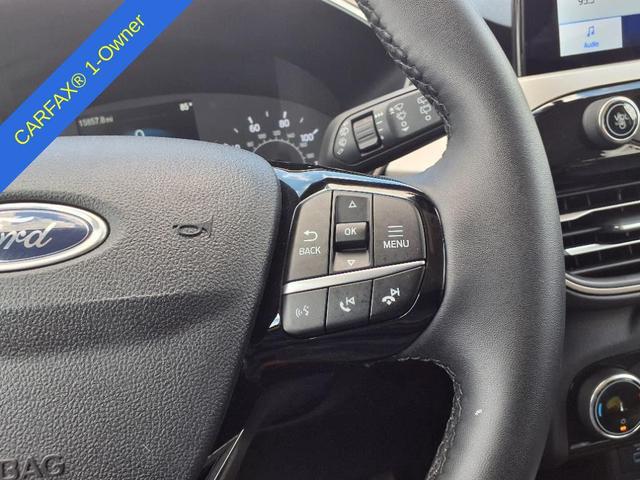 Photo of 2022 Oxford White Ford Escape
