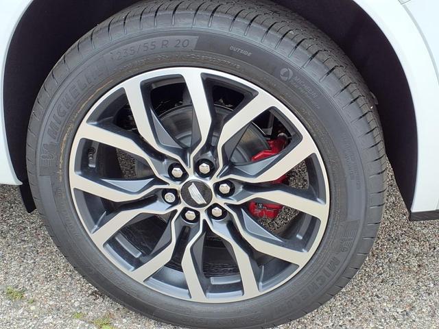 Photo of 2025 Crystal White Tricoat Cadillac XT6