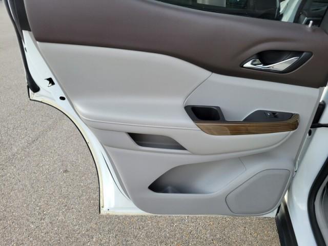 Photo of 2021 Summit White GMC Acadia