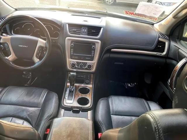 Photo of 2013 Pearl White GMC Acadia