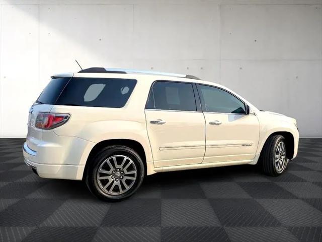 Photo of 2013 Pearl White GMC Acadia