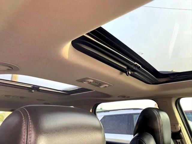 Photo of 2013 Pearl White GMC Acadia