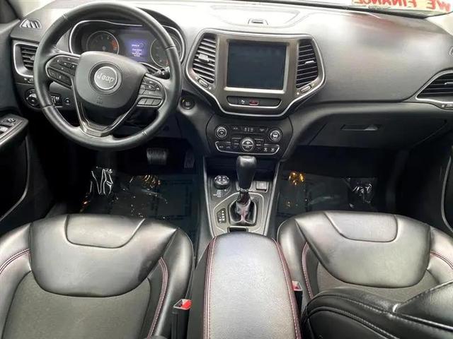 Photo of 2019 Diamond Black Crystal Jeep Cherokee