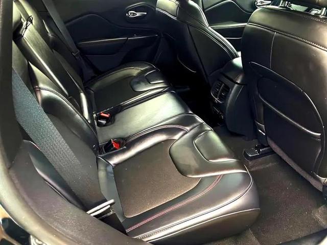 Photo of 2019 Diamond Black Crystal Jeep Cherokee