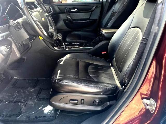 Photo of 2017 Siren Red Tintcoat Chevrolet Traverse