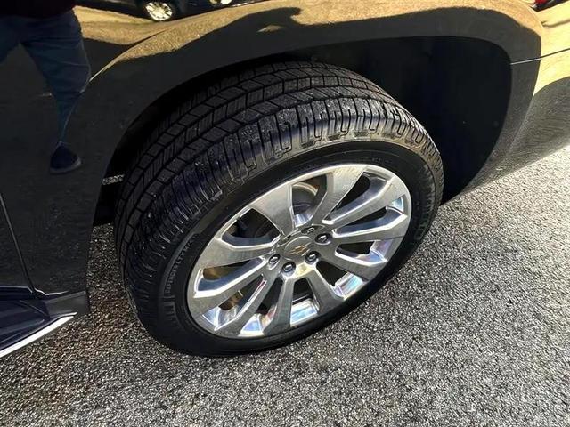 Photo of 2015 Black Chevrolet Suburban