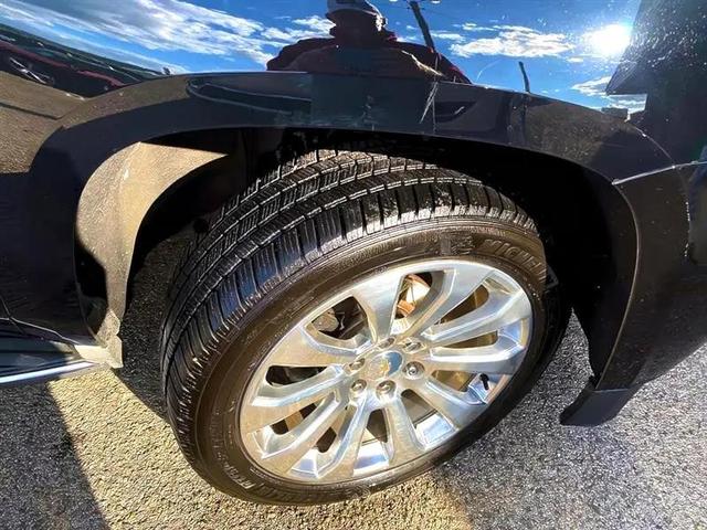 Photo of 2015 Black Chevrolet Suburban