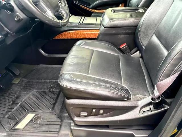 Photo of 2015 Black Chevrolet Suburban